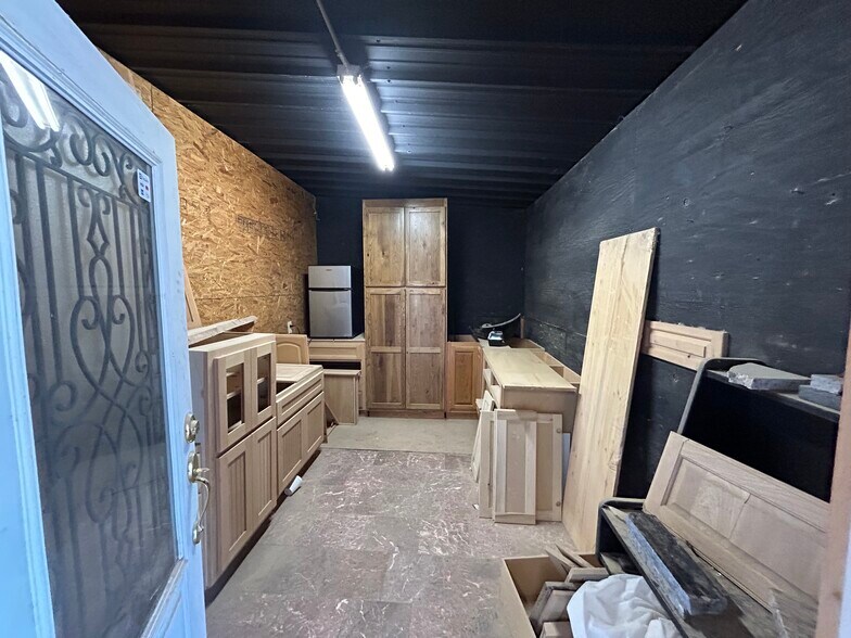 More Photos Of 10411 S US Highway 79, Palestine Warehouse For Sale