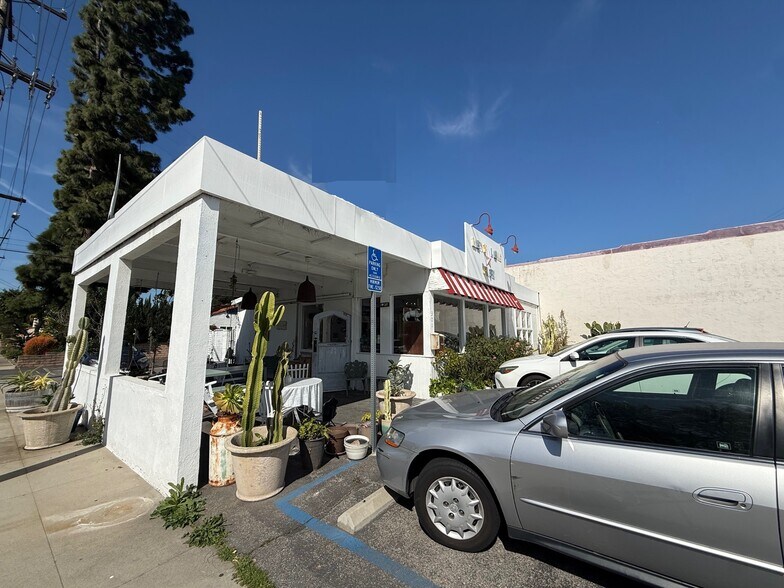 More Photos Of 301 N San Marino Ave, San Gabriel Freestanding For Lease