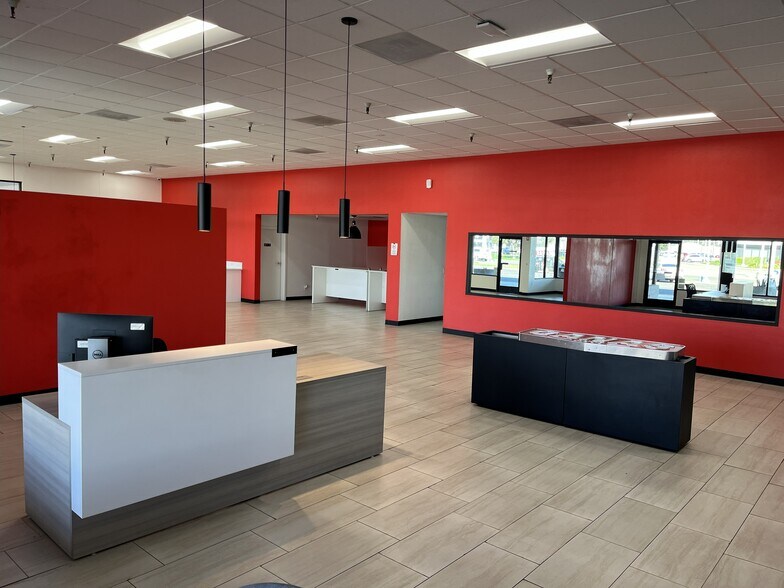 More Photos Of 3190 Auto Center Cir, Stockton Auto Dealership For Lease