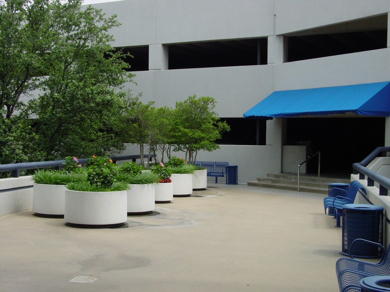 More Photos Of 5220 Spring Valley Rd, Dallas Office For Lease