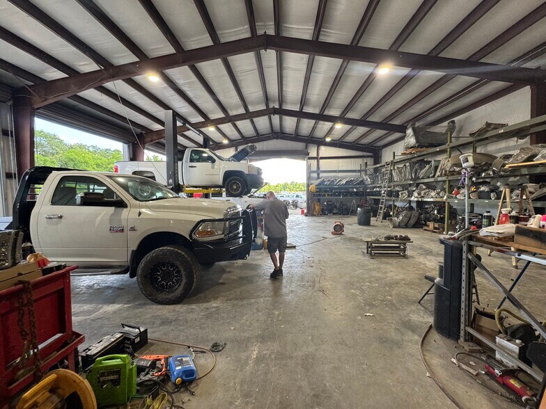 More Photos Of 7670 S Siwell Rd, Byram Warehouse For Sale