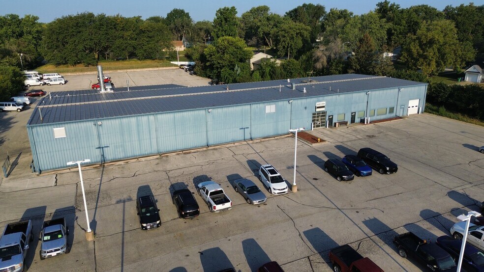 More Photos Of 4410 Merle Hay Rd, Des Moines Auto Dealership For Lease