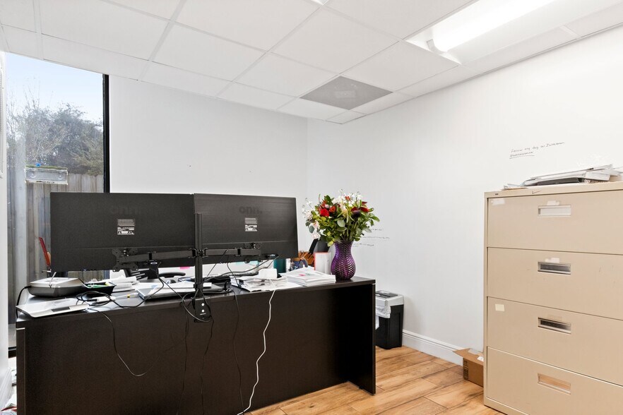 More Photos Of 2433 Gulf To Bay Blvd, Clearwater Storefront Retail Office For Lease