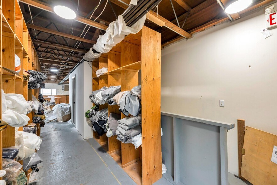 More Photos Of 6455 64 St, Delta Manufacturing For Sale