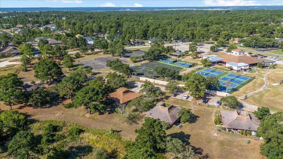 More Photos Of 141 Tahitian Dr, Bastrop Freestanding For Sale