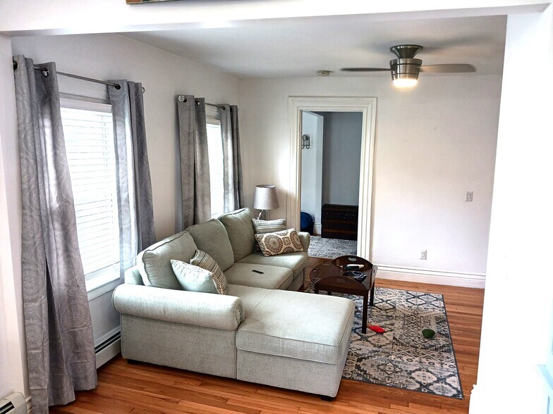 More Photos Of 117 Water St, Stonington Apartments For Sale