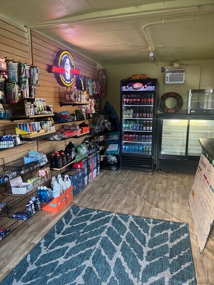 More Photos Of 1062 Susan Rd, Lake Ozark Hotel For Sale