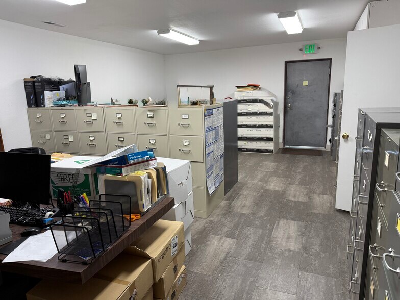 More Photos Of 1112 Meade Ave, Prosser Office For Sale