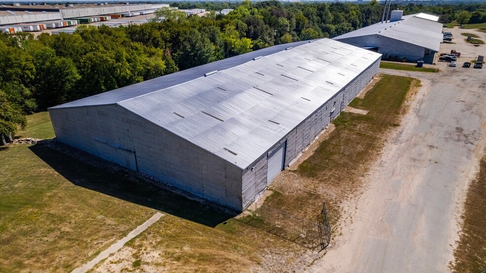 More Photos Of 401 Hardy Ave, Corsicana Warehouse For Lease