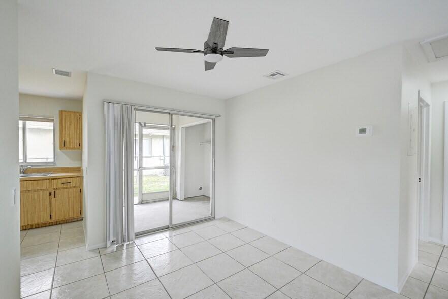 More Photos Of 937 SE 23rd Pl, Cape Coral Apartments For Sale