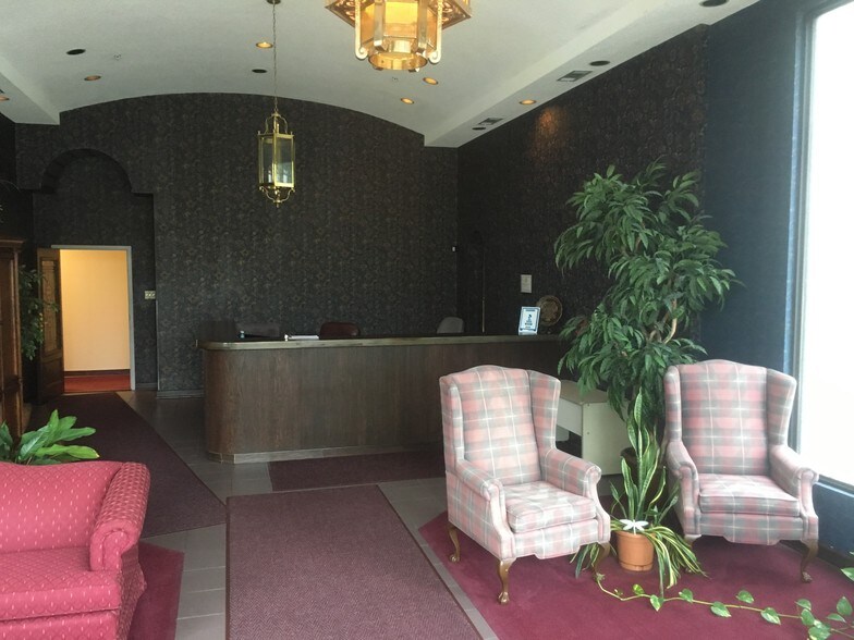 More Photos Of 3600 Regal Blvd, Memphis Showroom For Lease