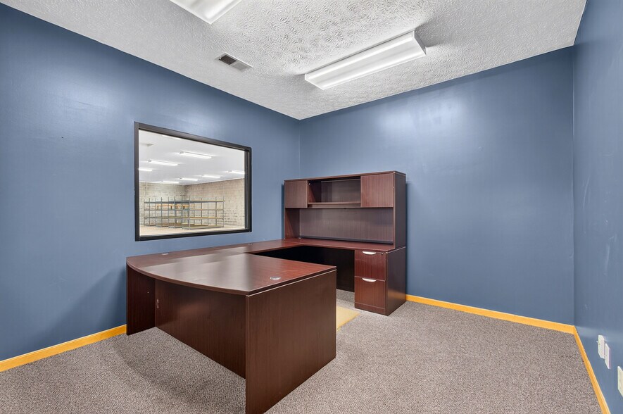 More Photos Of 5240 Cleveland Ave, Wooster Flex For Sale