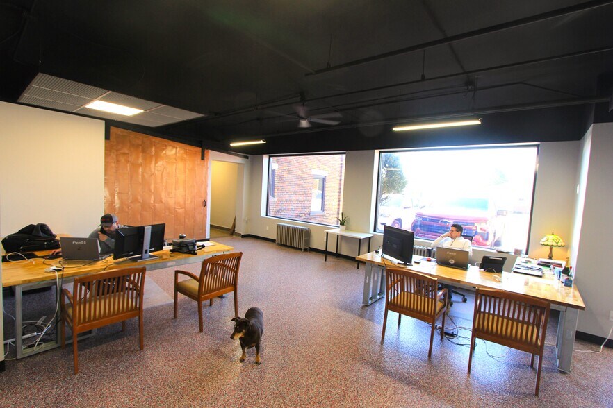 More Photos Of 1809-1817 Deckner Ave, Green Bay Office Residential For Lease