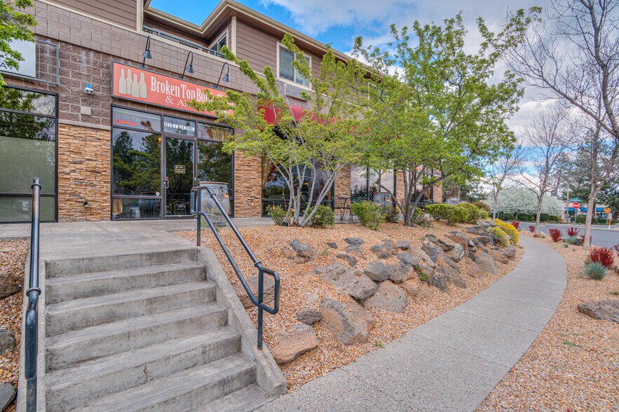 More Photos Of 1740 NW Pence Ln, Bend Freestanding For Lease