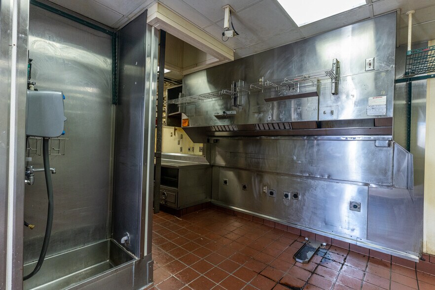 More Photos Of 2901 Candlers Mountain Rd, Lynchburg Fast Food For Sale