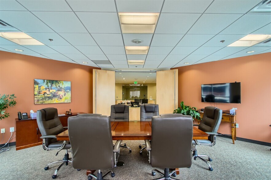 More Photos Of 1800 Glenarm Pl, Denver Office For Sale
