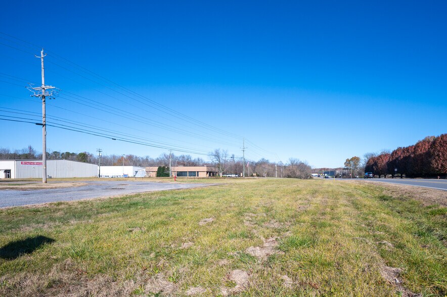 More Photos Of 1849 US-41, Calhoun Warehouse For Sale