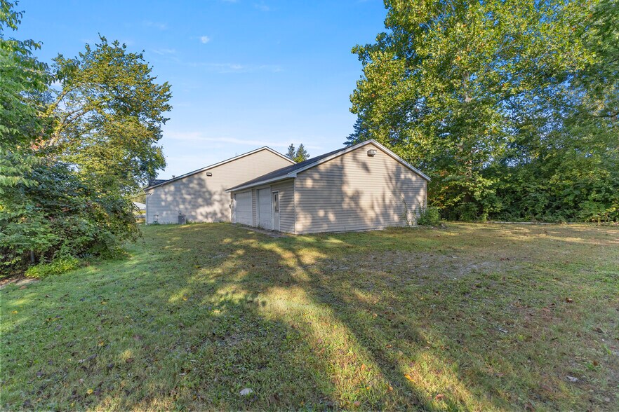 More Photos Of 435 Sumpter rd, Belleville Hospital For Sale