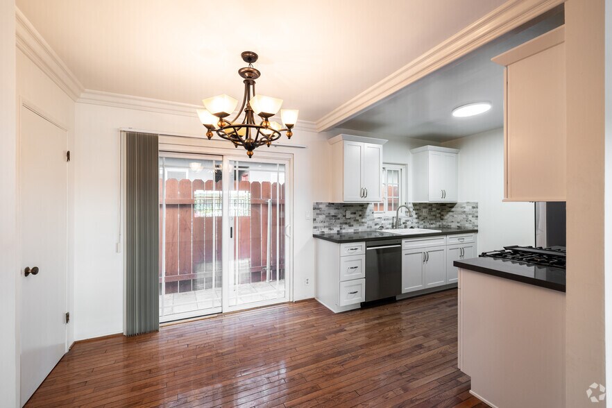 More Photos Of 8130 Norton Ave, West Hollywood Apartments For Sale