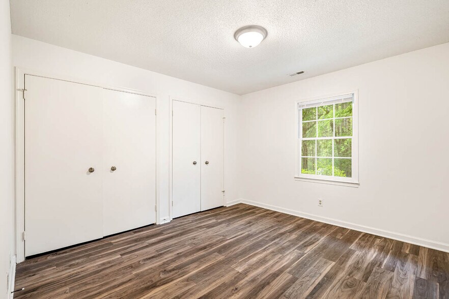 More Photos Of 547 Cedar Lake Rd, Chapel Hill Multifamily For Sale