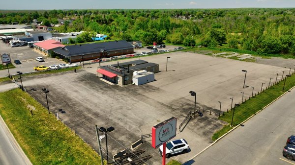 More Photos Of 17361 Cornwall Centre Rd, Long Sault Auto Dealership For Sale