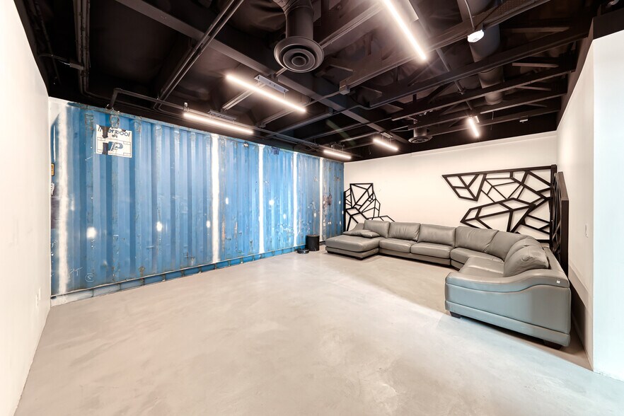 More Photos Of 235 W Brooks Ave, North Las Vegas Warehouse For Sale