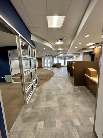 More Photos Of 5400-5536 NE Antioch Rd, Kansas City Unknown For Lease