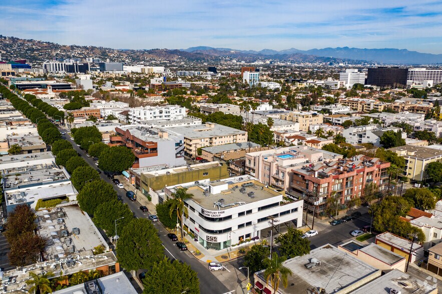 More Photos Of 864 S Robertson Blvd, Los Angeles Medical For Lease