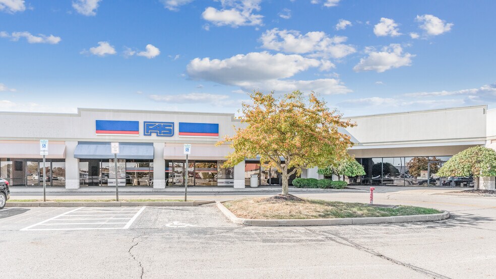 More Photos Of 987 E Ash St, Piqua Storefront For Lease