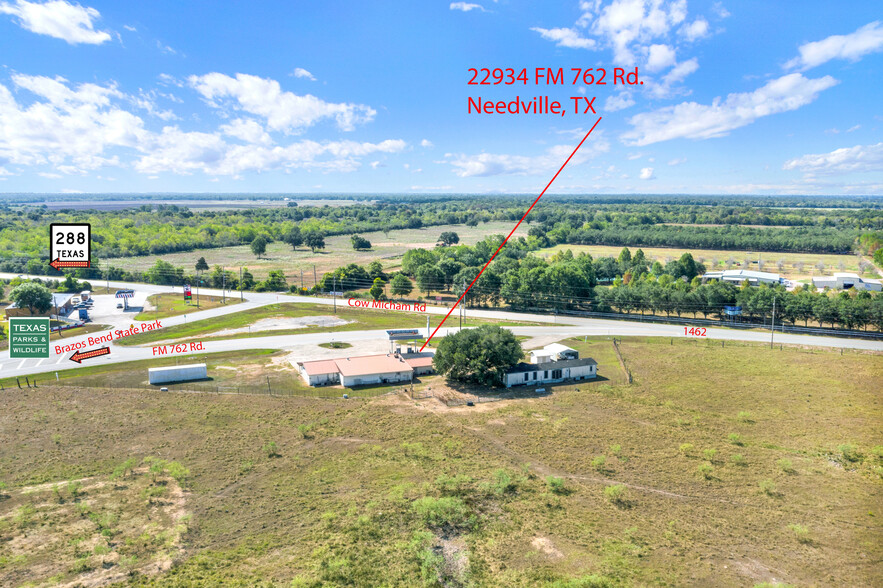 Primary Photo Of 22934 FM 762 Rd, Needville Service Station For Sale