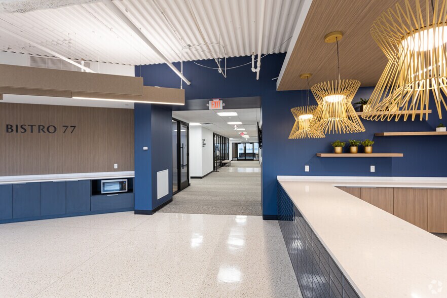 More Photos Of 7701 Forsyth Blvd, Clayton Office For Lease