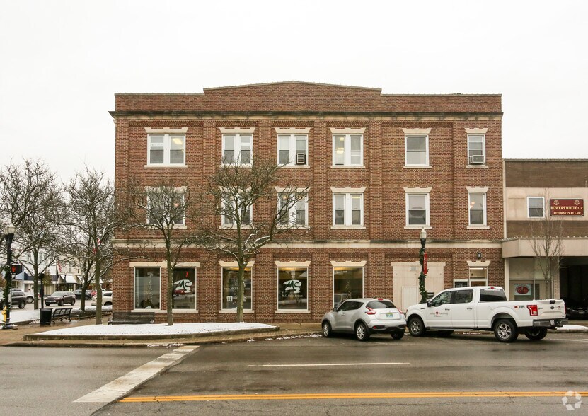 More Photos Of 102 Main St, Wadsworth Office For Lease