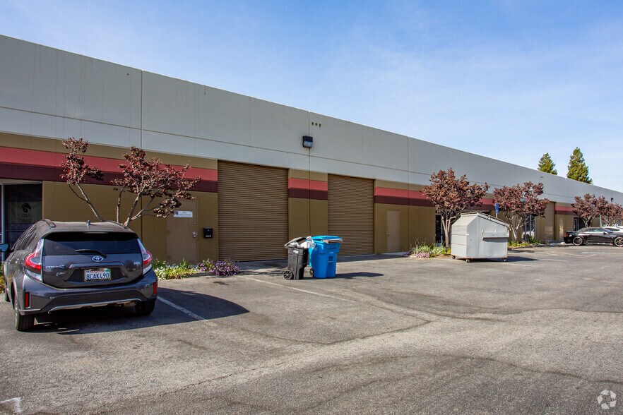 More Photos Of 2682 Middlefield Rd, Redwood City Unknown For Lease