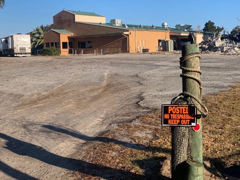 More Photos Of 1224 Buccaneer Club Rd NE, Townsend Restaurant For Lease