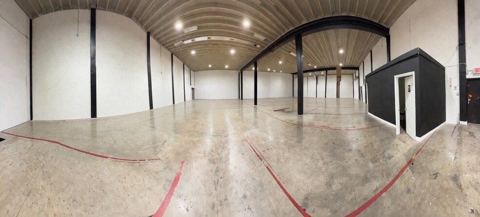 More Photos Of 11441 SW 208th Dr, Miami Warehouse For Lease