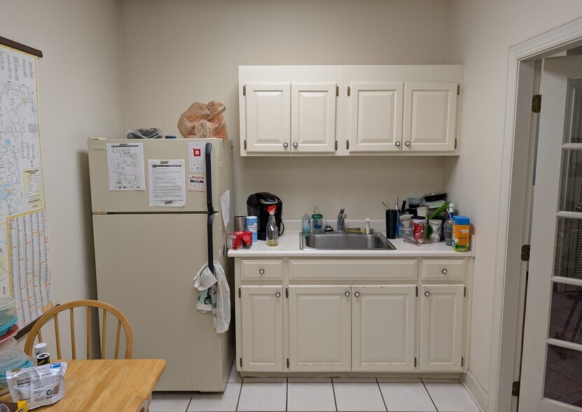 More Photos Of 1709 River St, Valdosta Office For Lease