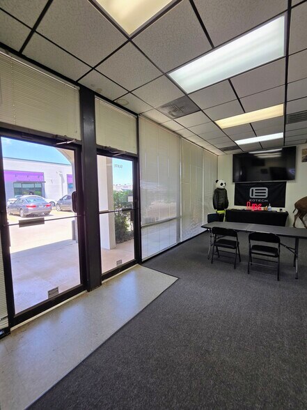 More Photos Of 2210 W Gore Blvd, Lawton Office For Lease