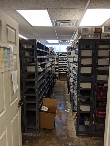 More Photos Of 2908 N Interstate 35, Austin Storefront Retail Office For Lease