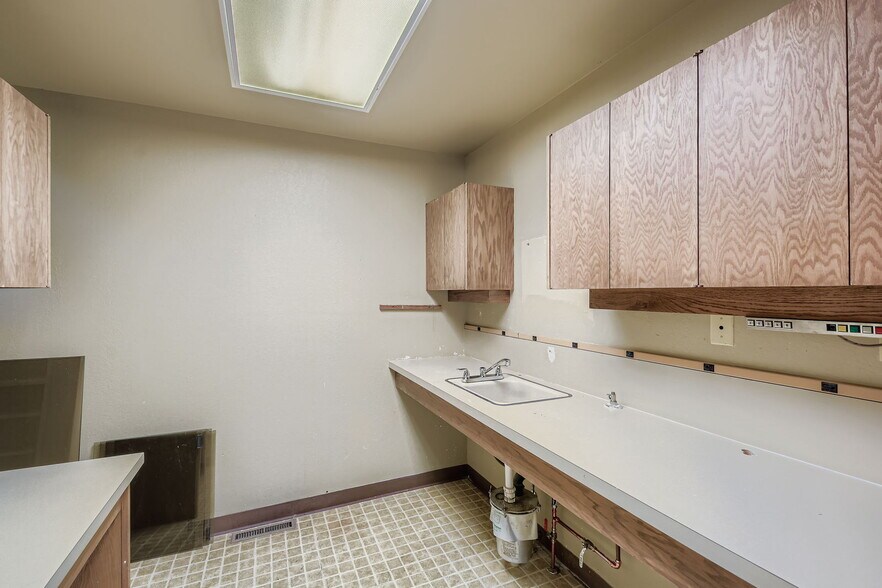 More Photos Of 2502 Abarr Dr, Loveland General Retail For Sale