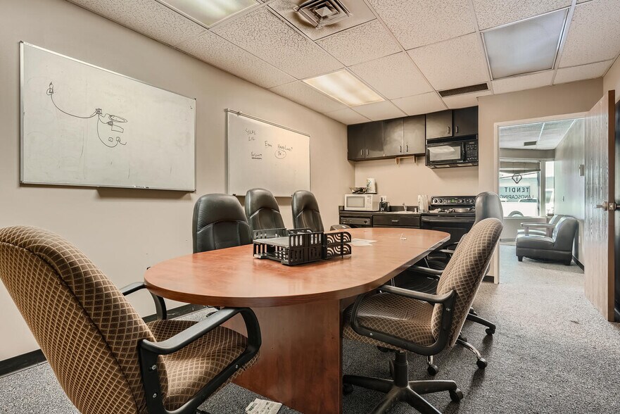 More Photos Of 6849 S Dawson Cir, Englewood Warehouse For Lease