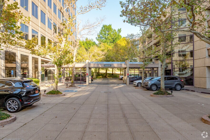 More Photos Of 6100-6120 S Yale Ave, Tulsa Unknown For Lease