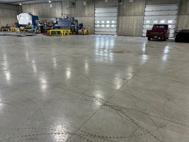 More Photos Of 731 Rue Lucien-Leboeuf, Bécancour Industrial For Sale