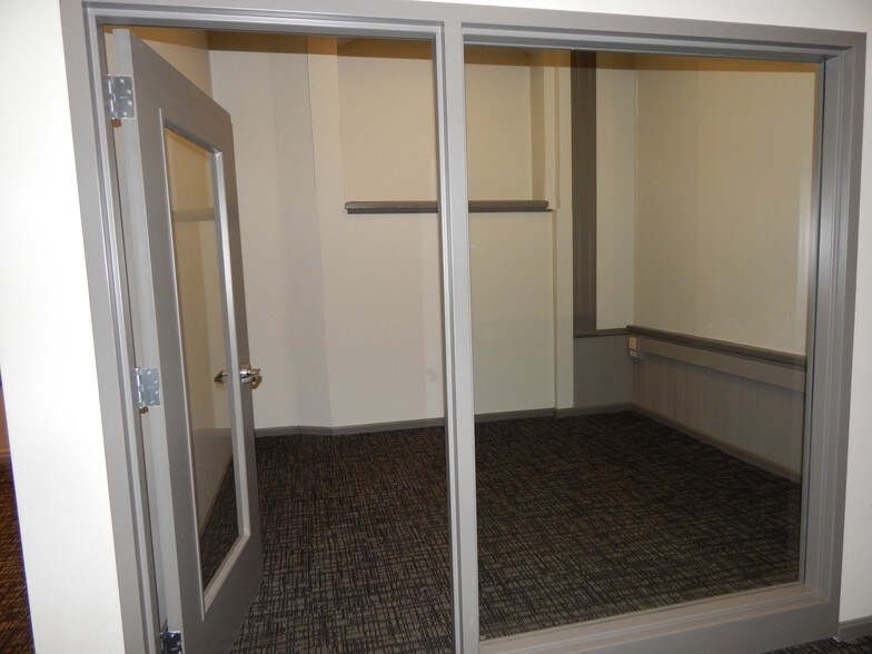 More Photos Of 1320 Sumner Ct, Cleveland Office For Lease