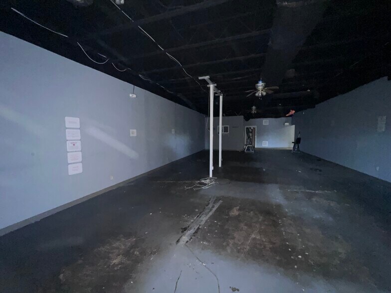 More Photos Of 1058-1068 Country Club Rd, Columbus General Retail For Sale