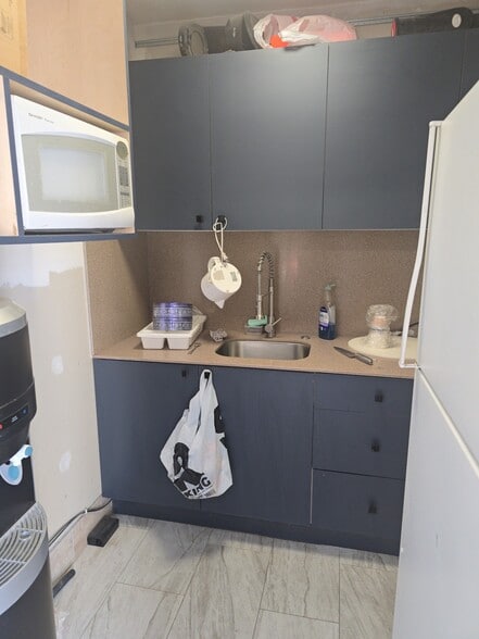 More Photos Of 42621 2nd St E, Lancaster Warehouse For Sale