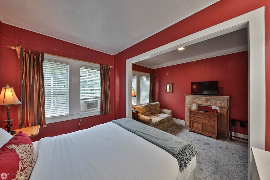 More Photos Of 2468 Route 390, Canadensis Hospitality For Sale