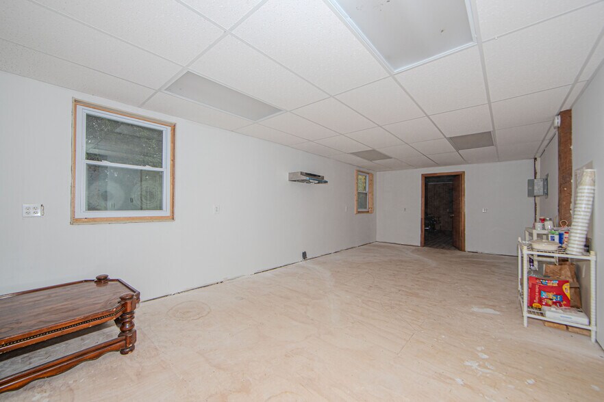 More Photos Of 913 Old Buckingham Rd, Cumberland Lodge Meeting Hall For Sale