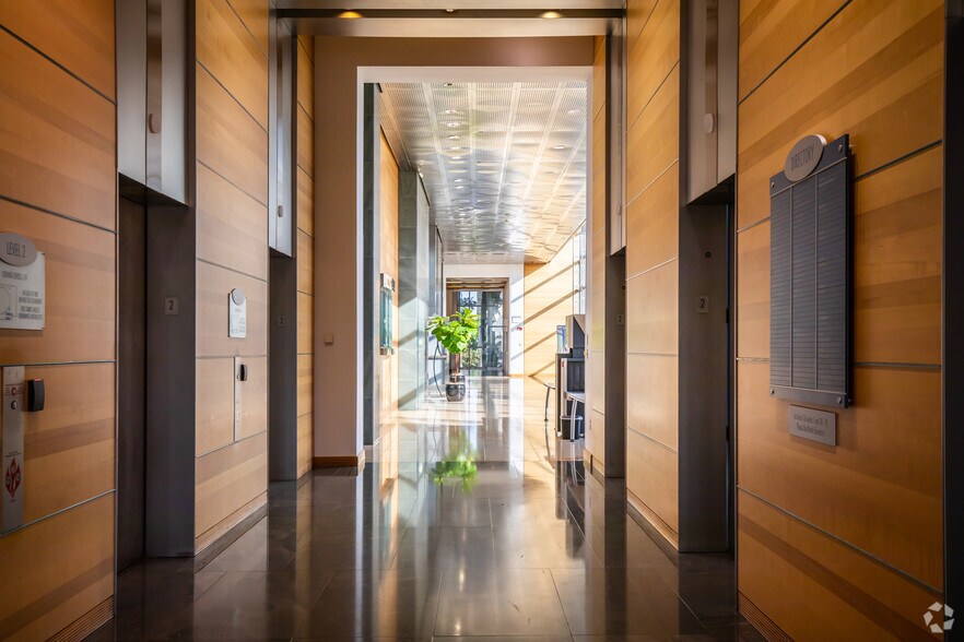 More Photos Of 175 E 2nd St, Tulsa Office For Lease