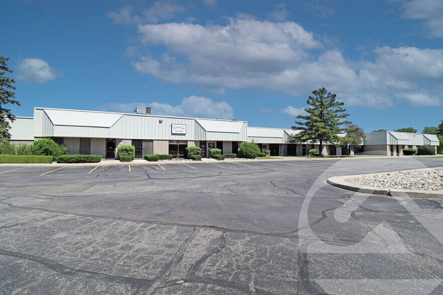 Primary Photo Of 802-864 Phoenix Dr, Ann Arbor Warehouse For Lease