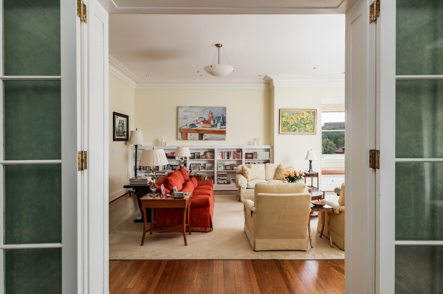 More Photos Of 2000 Massachusetts Ave NW, Washington Office For Sale